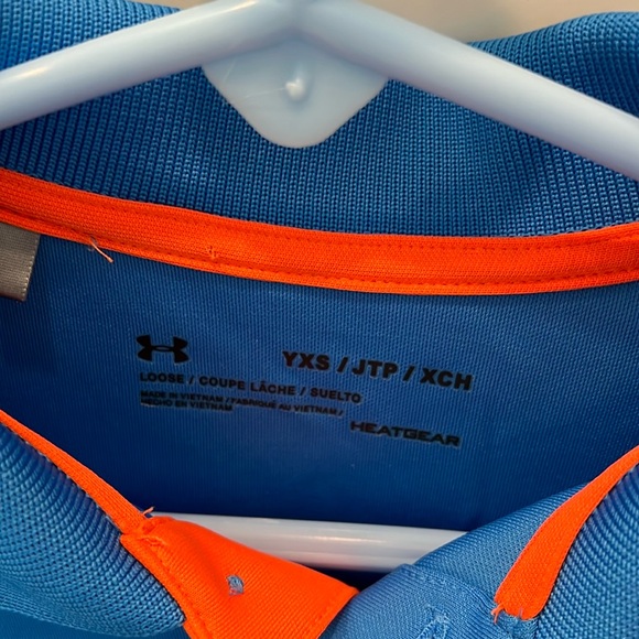 Under armor polo loose style size, YXS great condition - Picture 2 of 5
